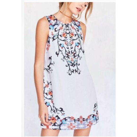 URBAN OUTFITTERS Ecote Guinevere Mini Dress Open Back NWT NEW Boho sz M Art Gray